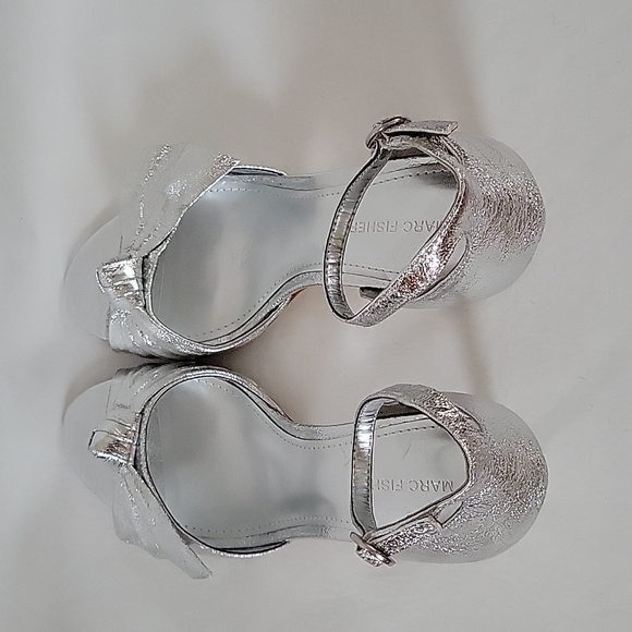 NEW Marc Fisher Brodie Silver Bow Ankle Strap Heel Size 9.5 - Picture 14 of 15